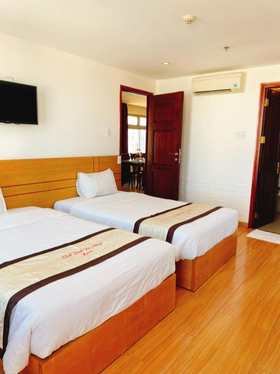 Nhat Linh & Hotel
