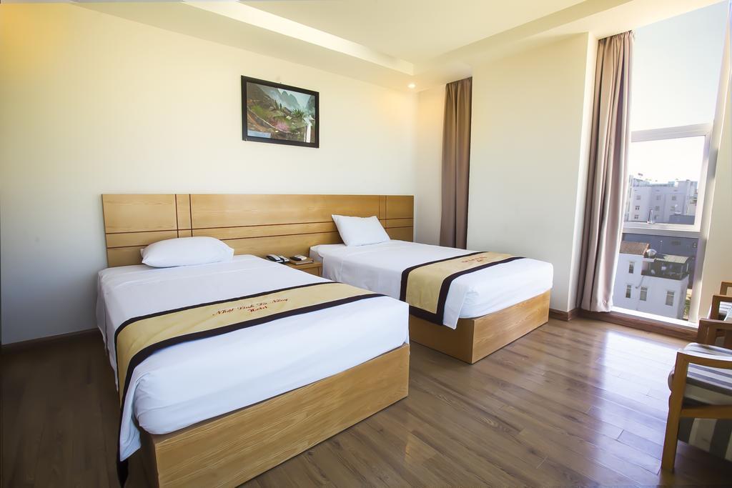 Nhat Linh & Hotel