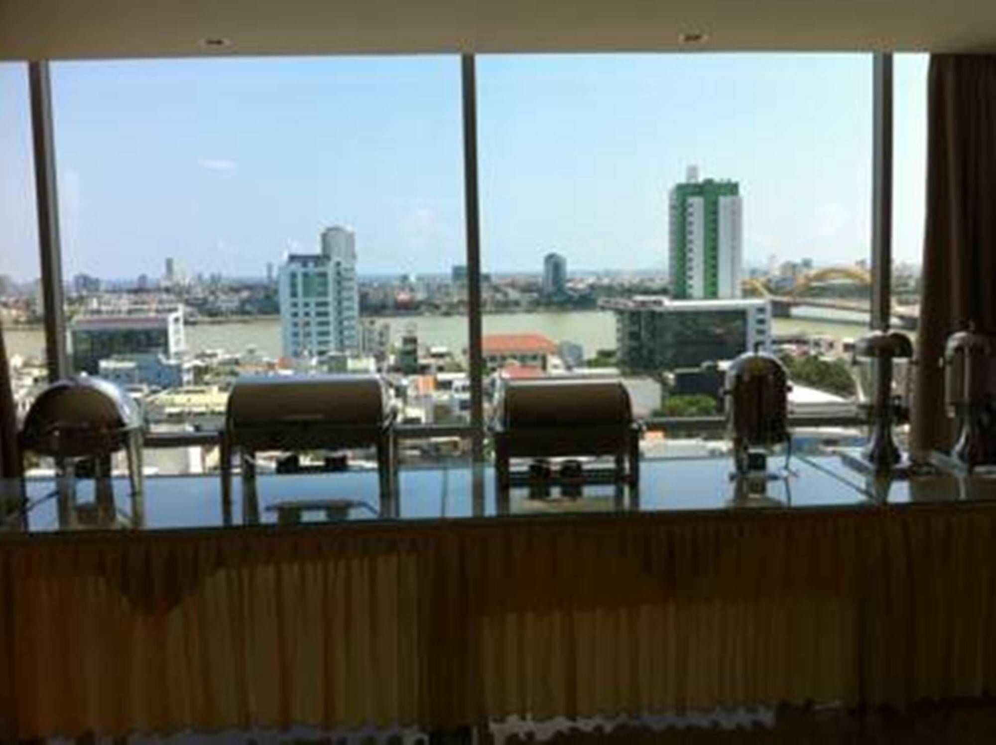 Nhat Linh & Hotel