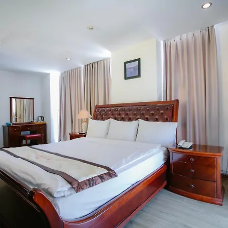 Nhat Linh Hotel & Suites Danang Exterior photo