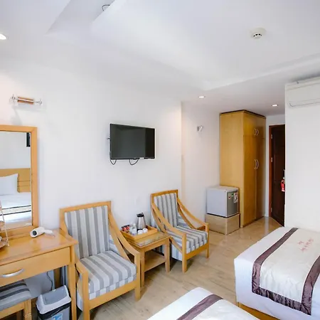 Nhat Linh Hotel & Suites Danang Exterior photo