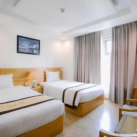 Nhat Linh Hotel & Suites Danang Exterior photo