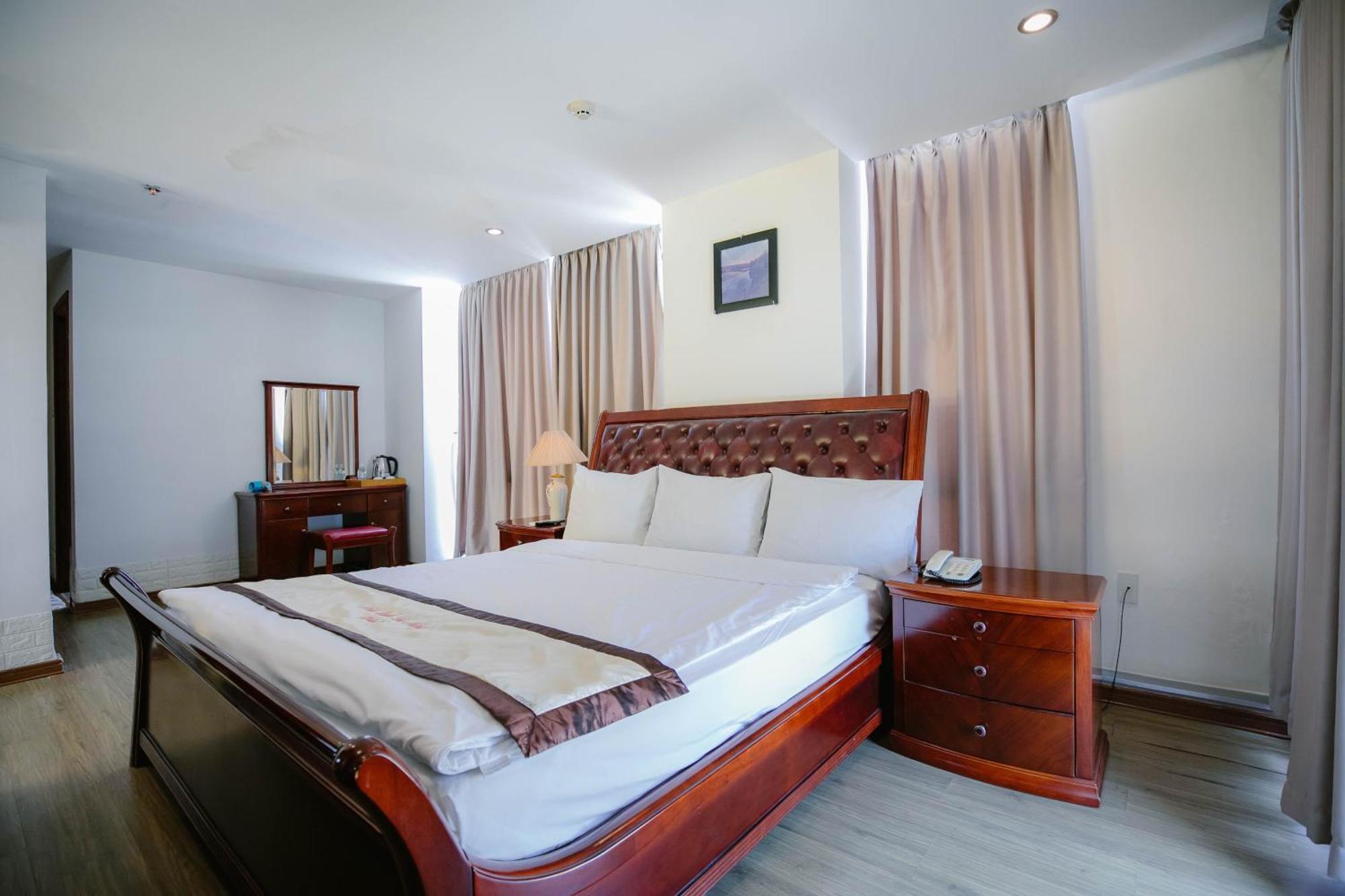 Nhat Linh & 3* Da Nang
