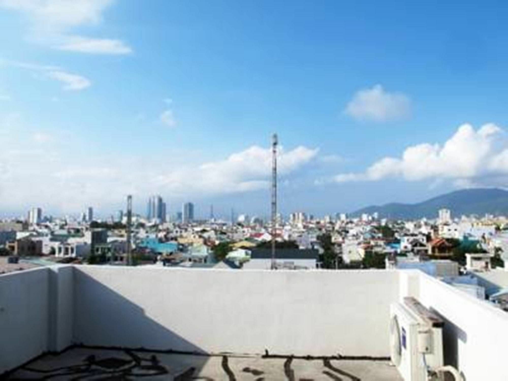 Nhat Linh & Hotel Da Nang