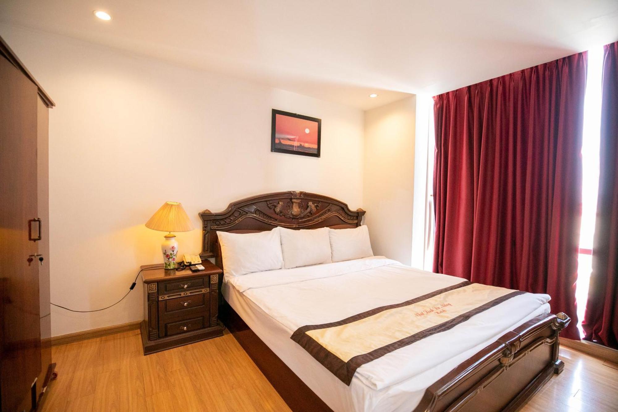 Hotel Nhat Linh &