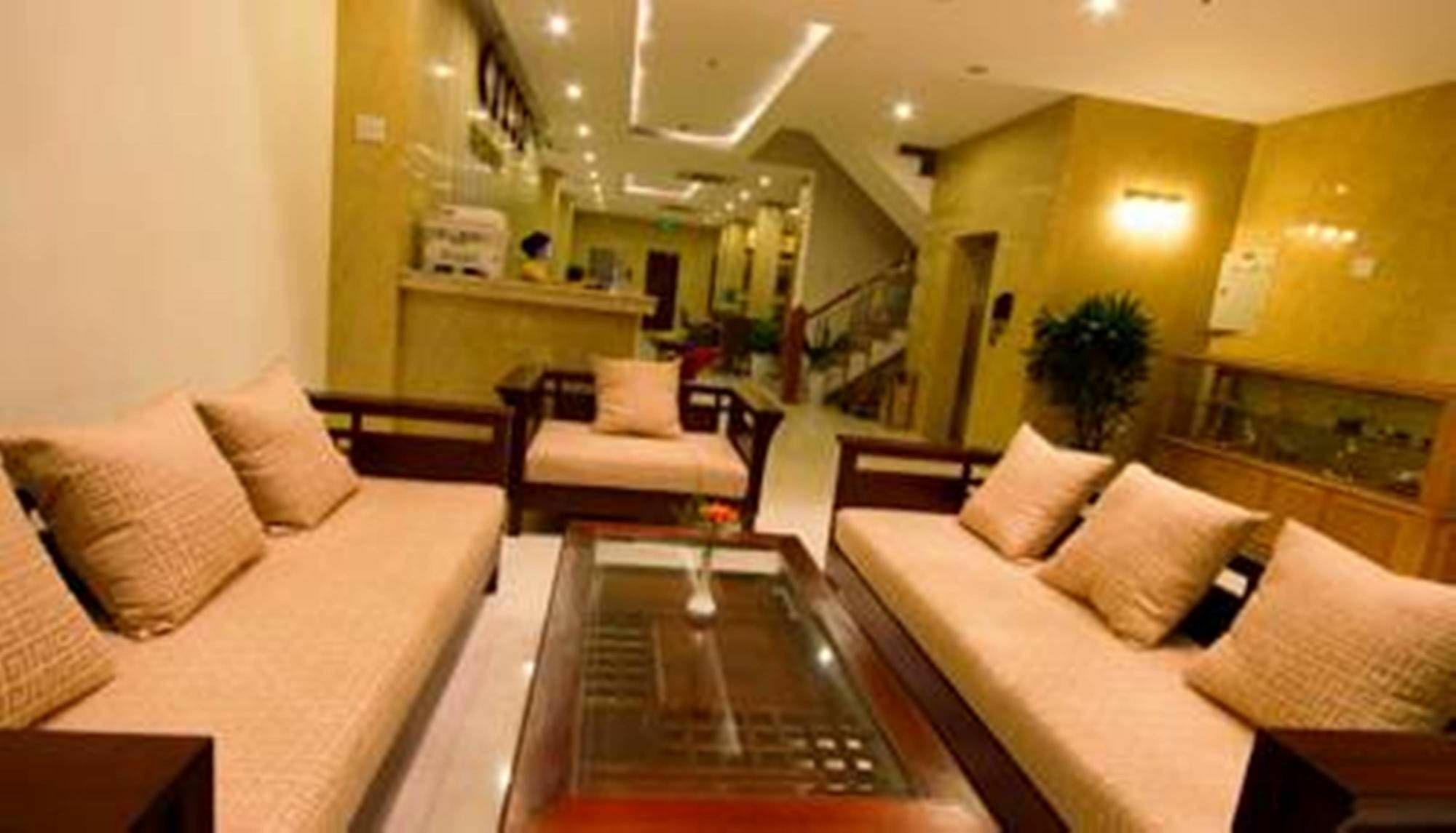 Nhat Linh & Hotel